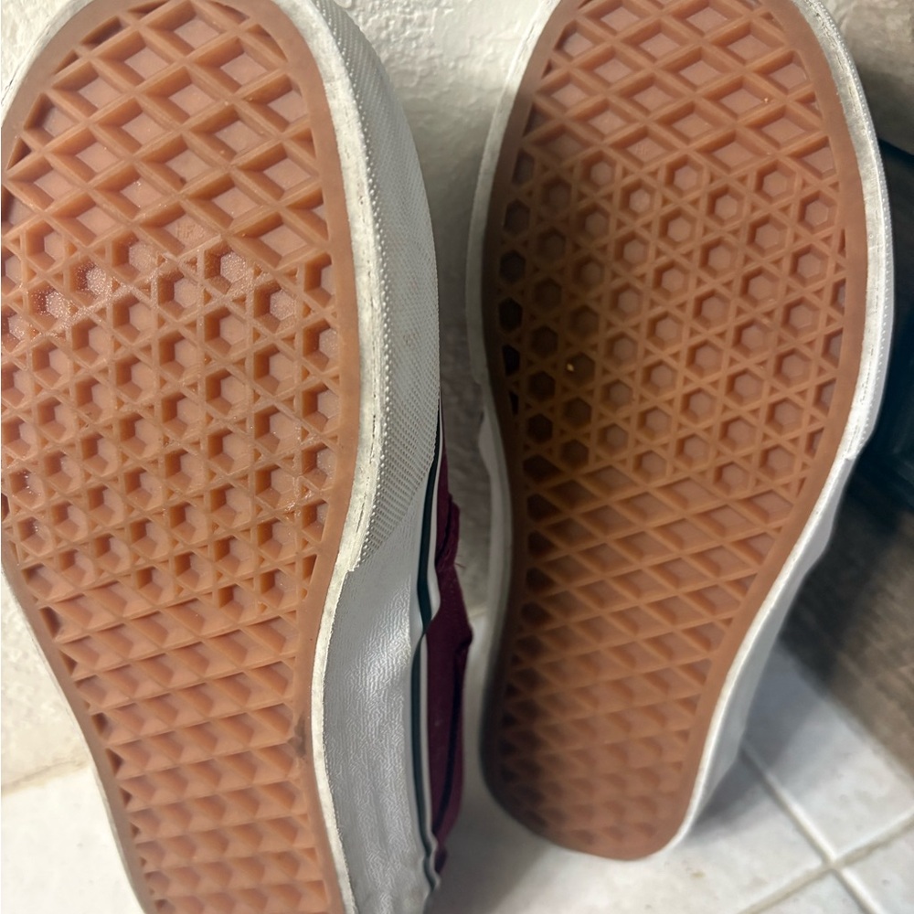 Vans - Picture 4 of 5